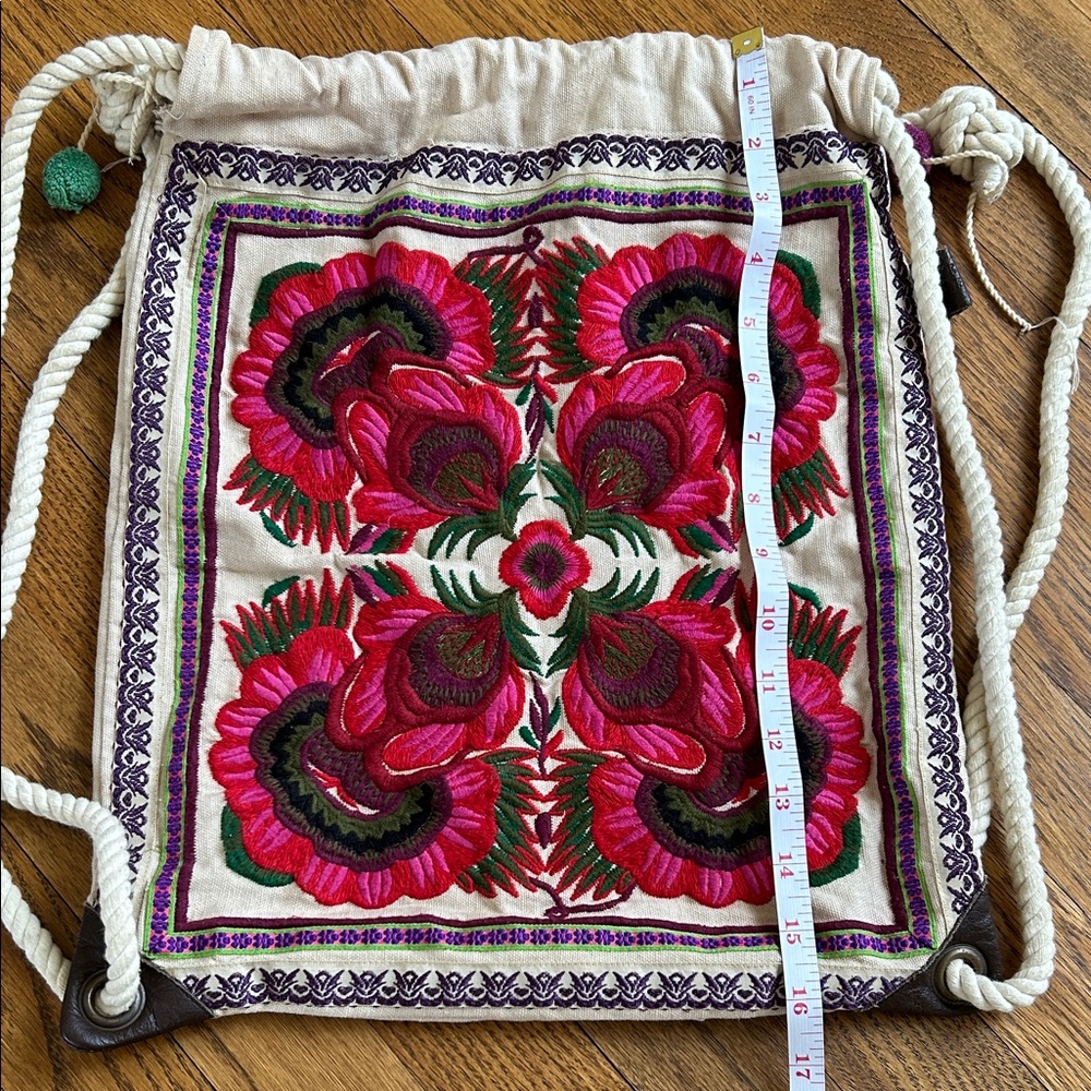 American Eagle Embroidered Floral Drawstring Bag View 2
